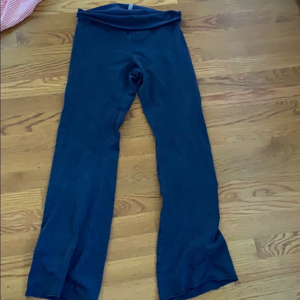 So nikki yoga pants